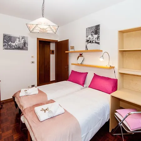 Domus Lorenza Daire *
